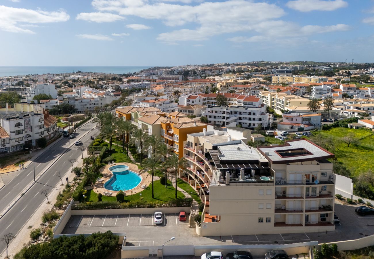 Apartamento en Albufeira - Penthouse Grand Noir | Jacuzzi Externo | Cerca de Oura