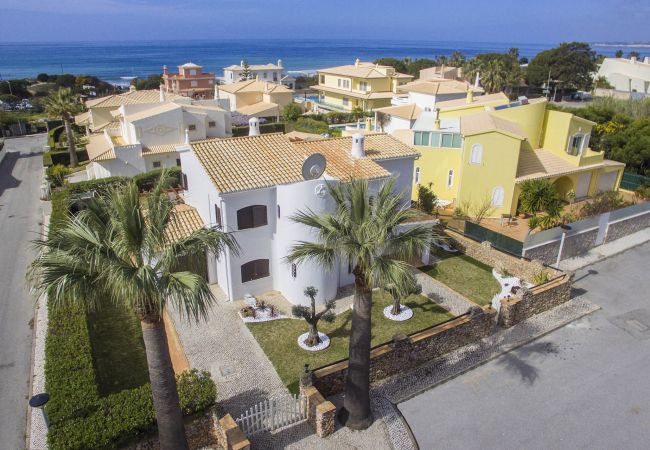 Villa en Galé - Villa Magali | 4 Habitaciones | a Pie de la Playa | Galé