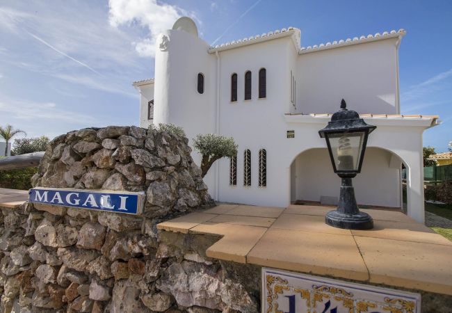 Villa en Galé - Villa Magali | 4 Habitaciones | a Pie de la Playa | Galé