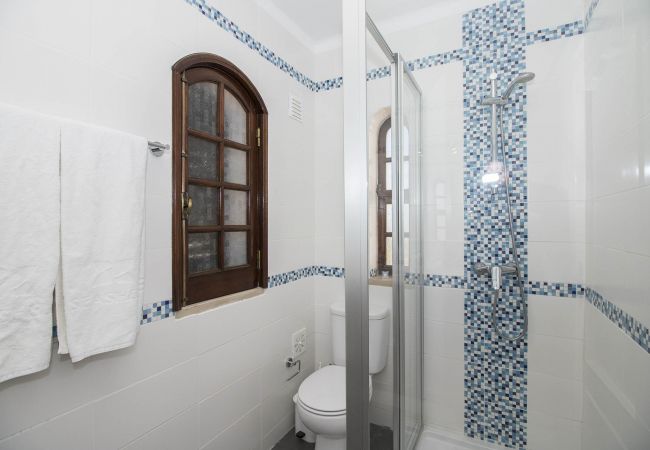 Villa en Galé - Villa Magali | 4 Habitaciones | a Pie de la Playa | Galé Villa en Galé - Villa Magali | 4 Habitaciones | a Pie de la Playa | Galé