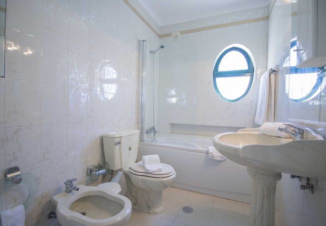 Villa en Vilamoura - Villa Jade | 4 Dormitorios | Piscina | Old Village | Vilamoura Villa en Vilamoura - Villa Jade | 4 Dormitorios | Piscina | Old Village | Vilamoura