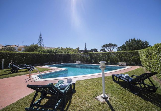 Villa en Vilamoura - Villa Jade | 4 Dormitorios | Piscina | Old Village | Vilamoura Villa en Vilamoura - Villa Jade | 4 Dormitorios | Piscina | Old Village | Vilamoura