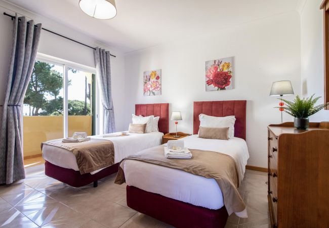 Casa en Vilamoura - Casa Clara | 4 Dormitorios | Piscina Privada | Vilamoura Casa en Vilamoura - Casa Clara | 4 Dormitorios | Piscina Privada | Vilamoura