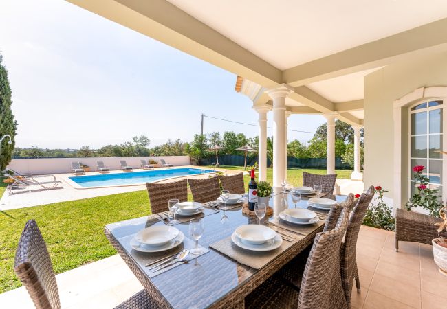 Villa en Boliqueime - Quinta das Laranjeiras | 4 Dormitorios | Casa en el Campo | Boliqueime Villa en Boliqueime - Quinta das Laranjeiras | 4 Dormitorios | Casa en el Campo | Boliqueime