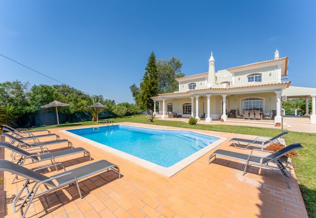 Villa en Boliqueime - Quinta das Laranjeiras | 4 Dormitorios | Casa en el Campo | Boliqueime Villa en Boliqueime - Quinta das Laranjeiras | 4 Dormitorios | Casa en el Campo | Boliqueime