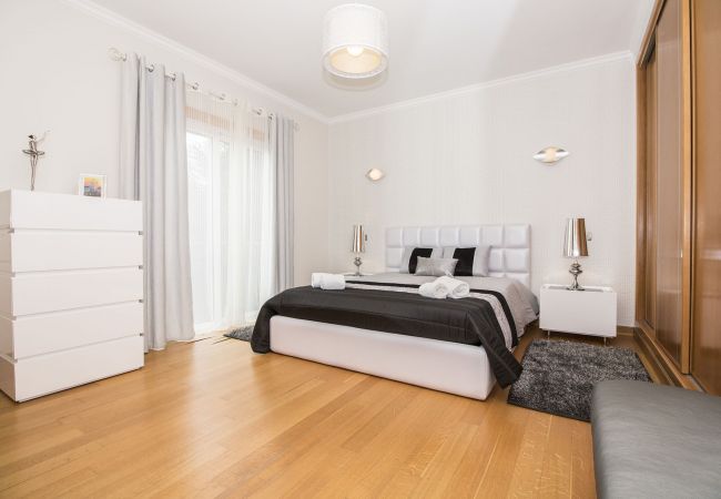 Villa en Almancil - Villa Mar | 5 Dormitorios | Grande Piscina y Spa | Quinta do Mar Villa en Almancil - Villa Mar | 5 Dormitorios | Grande Piscina y Spa | Quinta do Mar