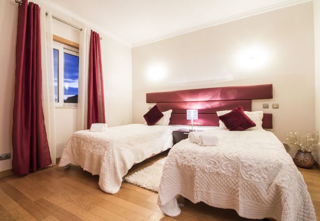 Villa en Almancil - Villa Mar | 5 Dormitorios | Grande Piscina y Spa | Quinta do Mar Villa en Almancil - Villa Mar | 5 Dormitorios | Grande Piscina y Spa | Quinta do Mar