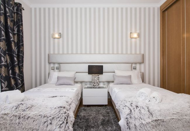 Villa en Almancil - Villa Mar | 5 Dormitorios | Grande Piscina y Spa | Quinta do Mar Villa en Almancil - Villa Mar | 5 Dormitorios | Grande Piscina y Spa | Quinta do Mar