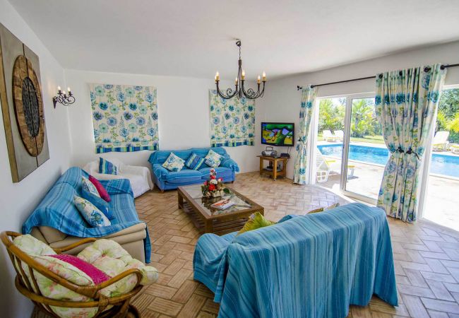 Villa en Almancil - Quinta da Ilda | 6 Dormitorios | Casa Tipica | Almancil Villa en Almancil - Quinta da Ilda | 6 Dormitorios | Casa Tipica | Almancil