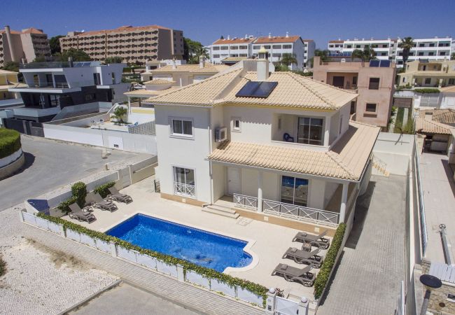 Villa en Galé - Villa Maresia | 4 Dormitorios | Cerca de la Playa | Galé Villa en Galé - Villa Maresia | 4 Dormitorios | Cerca de la Playa | Galé