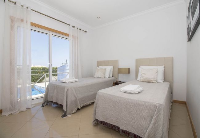 Villa en Galé - Villa Maresia | 4 Dormitorios | Cerca de la Playa | Galé Villa en Galé - Villa Maresia | 4 Dormitorios | Cerca de la Playa | Galé