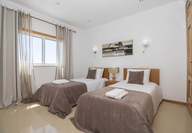 Villa en Galé - Villa Maresia | 4 Dormitorios | Cerca de la Playa | Galé Villa en Galé - Villa Maresia | 4 Dormitorios | Cerca de la Playa | Galé