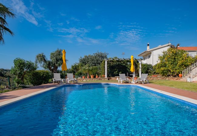 Villa en Albufeira - Family Holiday Villa with Pool