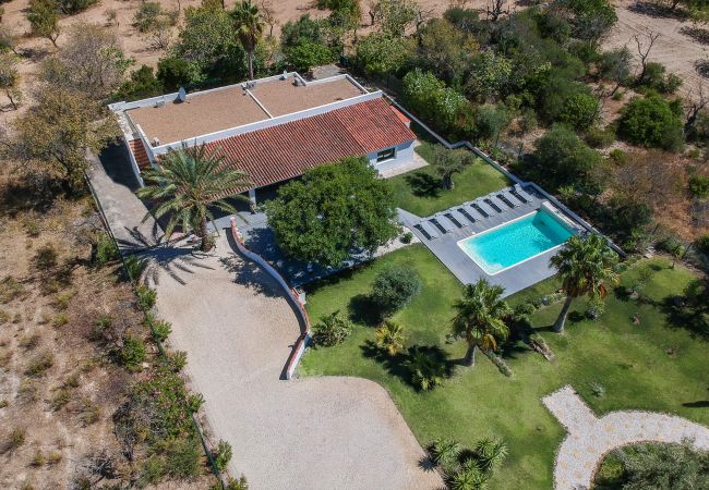 Villa en Loulé - Villa Isabelle | 4 Dormitorios | Total Privacidad | Loulé Villa en Loulé - Villa Isabelle | 4 Dormitorios | Total Privacidad | Loulé