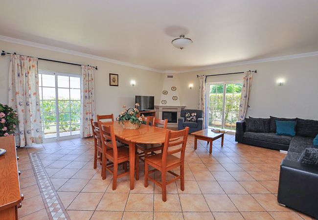 Villa en Albufeira - Villa Tulipa | 4 Dormitorios| Piscina Privada | Albufeira Villa en Albufeira - Villa Tulipa | 4 Dormitorios| Piscina Privada | Albufeira