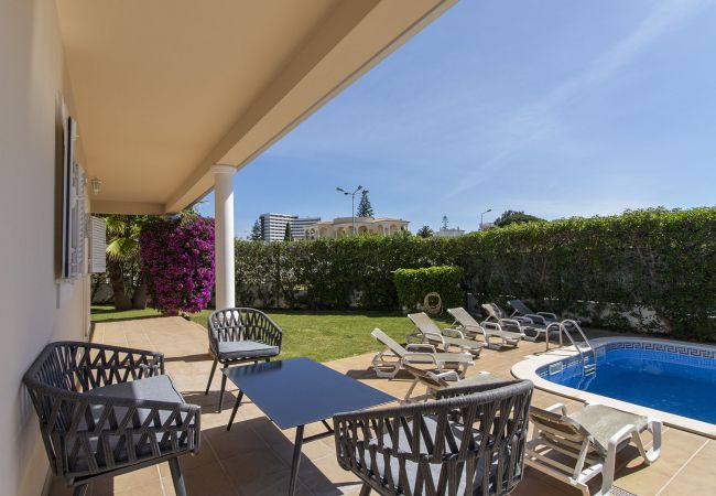 Villa en Albufeira - Villa Tulipa | 4 Dormitorios| Piscina Privada | Albufeira Villa en Albufeira - Villa Tulipa | 4 Dormitorios| Piscina Privada | Albufeira
