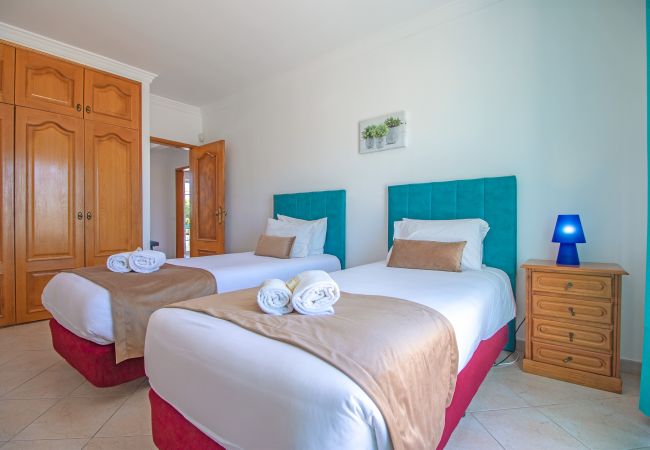 Villa en Galé - Villa Azul | 4 Habitaciones | Cerca de la playa | Galé Villa en Galé - Villa Azul | 4 Habitaciones | Cerca de la playa | Galé