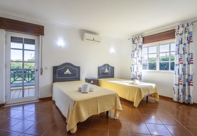 Villa en Albufeira - Villa Pacheco | 4 Habitaciones | Cerca de la Playa | Olhos de Água Villa en Albufeira - Villa Pacheco | 4 Habitaciones | Cerca de la Playa | Olhos de Água