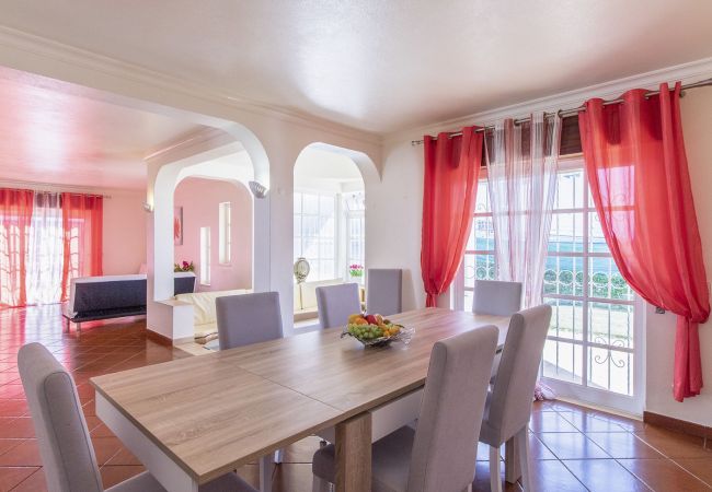 Villa en Albufeira - Villa Pacheco | 4 Habitaciones | Cerca de la Playa | Olhos de Água Villa en Albufeira - Villa Pacheco | 4 Habitaciones | Cerca de la Playa | Olhos de Água