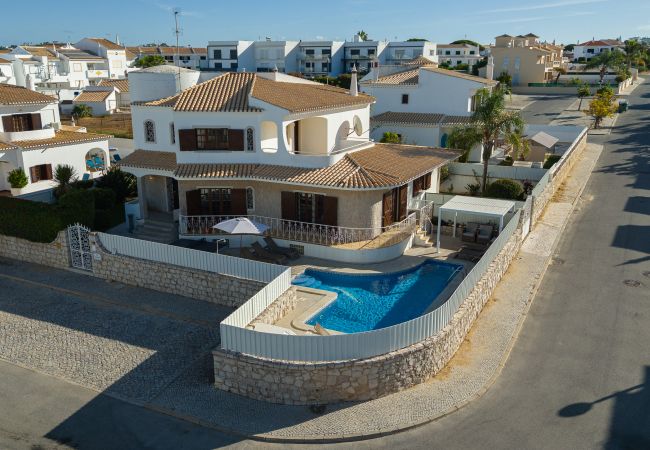 Villa en Galé - Villa Brisa do Mar | 4 Dormitórios | Cerca de la Playa | Galé