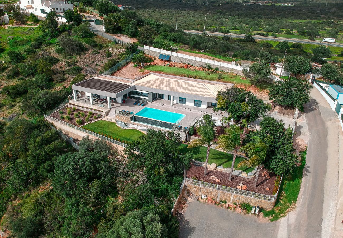 Villa en Almancil - Villa Monroy | 4 Dormitorios | Moderna | Caliços