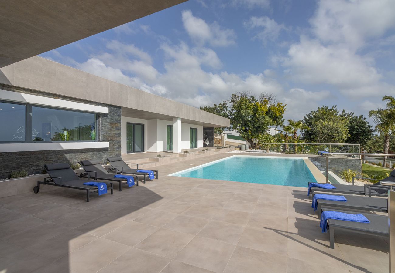 Villa en Almancil - Villa Monroy | 4 Dormitorios | Moderna | Caliços
