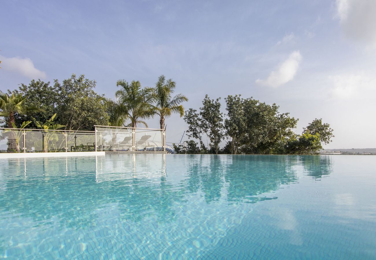 Villa en Almancil - Villa Monroy | 4 Dormitorios | Moderna | Caliços