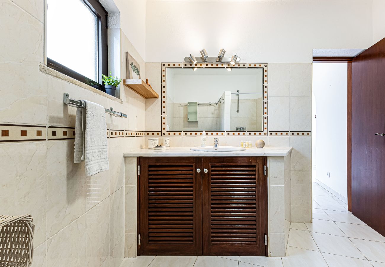 Villa en Porches - Casa do Vale | PET Friendly | Pool Lagoa Retreat