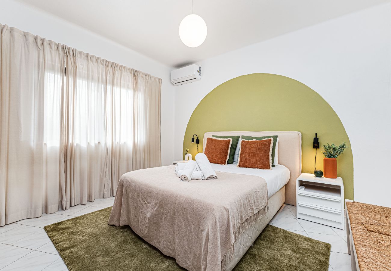 Villa en Porches - Casa do Vale | PET Friendly | Pool Lagoa Retreat
