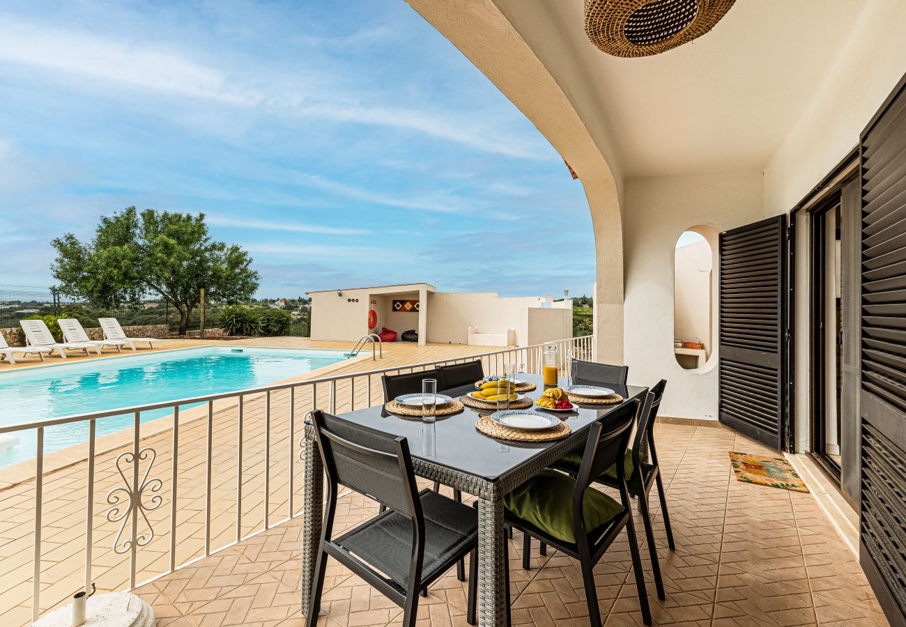 Villa en Porches - Casa do Vale | PET Friendly | Pool Lagoa Retreat
