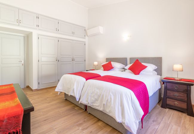 Villa en Lagos - Villa Dean: Private Pool | For Families | AC & WI-FI | Near Golf Course Villa en Lagos - Villa Dean: Private Pool | For Families | AC & WI-FI | Near Golf Course