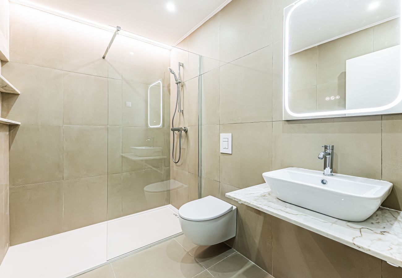 Villa en Lagos - Chilling in Lagos: Location | Pool | BBQ | Friends 