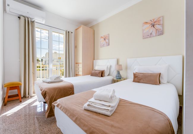 Casa adosada en Albufeira - Casa Sal | 4 Dormitorios  | Central | Olhos de Água Casa adosada en Albufeira - Casa Sal | 4 Dormitorios  | Central | Olhos de Água