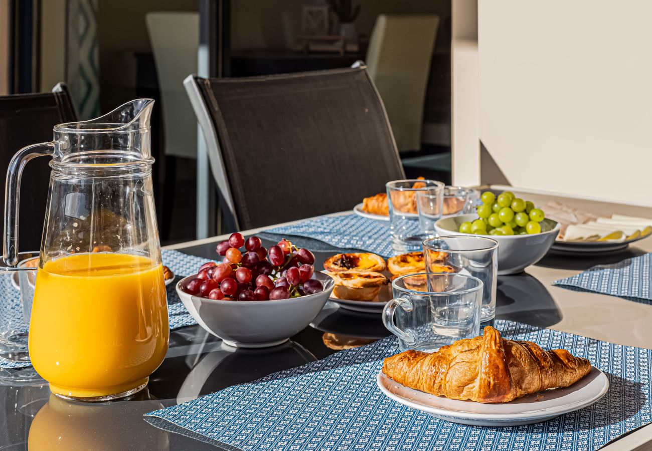 Apartamento en Lagos - Encosta By The Marina, Beach & City Center