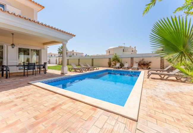 Villa en Albufeira - Villa Castelo | 4 Habitaciones | Playa do Castelo | Galé Villa en Albufeira - Villa Castelo | 4 Habitaciones | Playa do Castelo | Galé