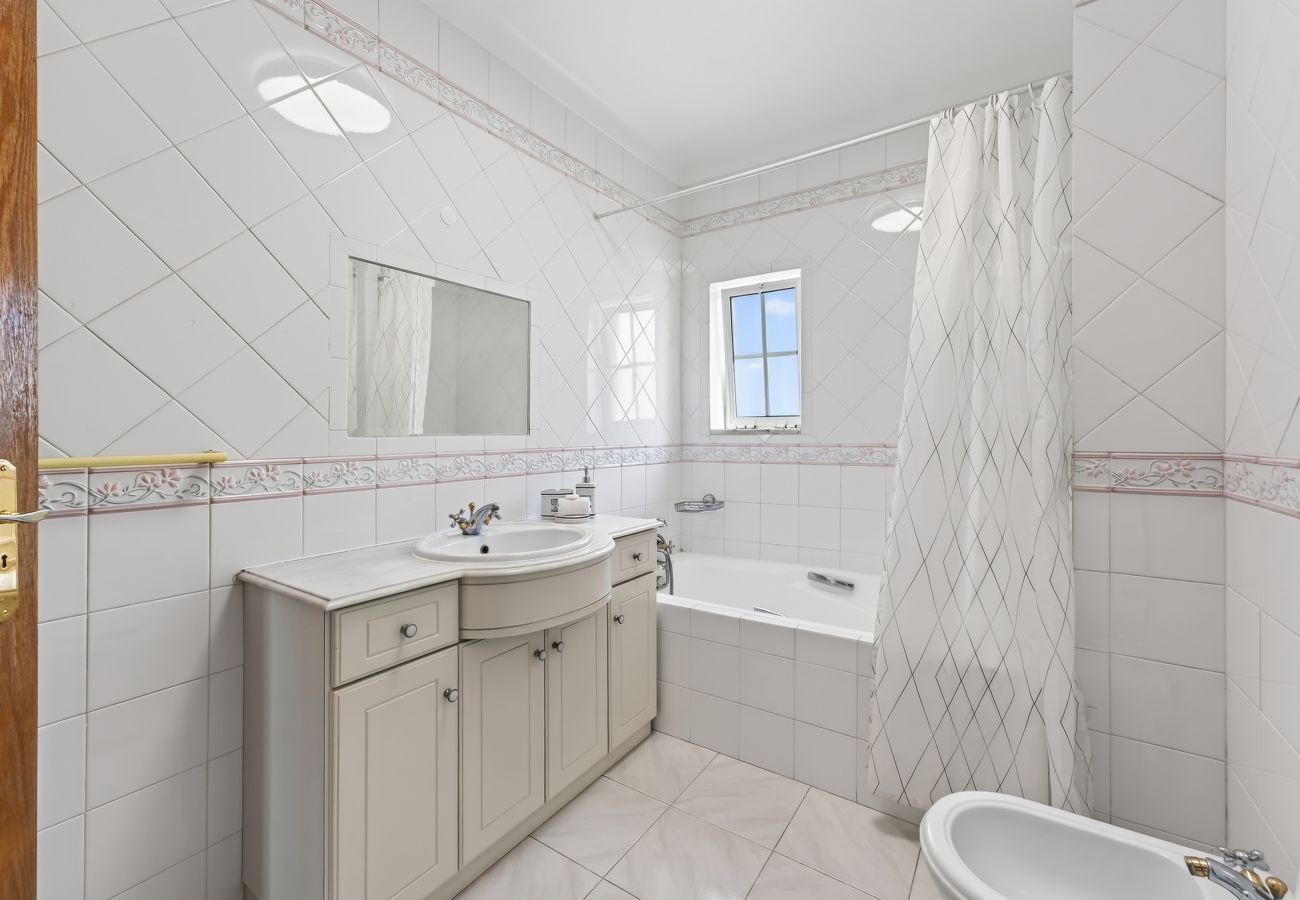 Villa en Albufeira - Villa Girassol | 5 Dormitorios | Central | Albufeira