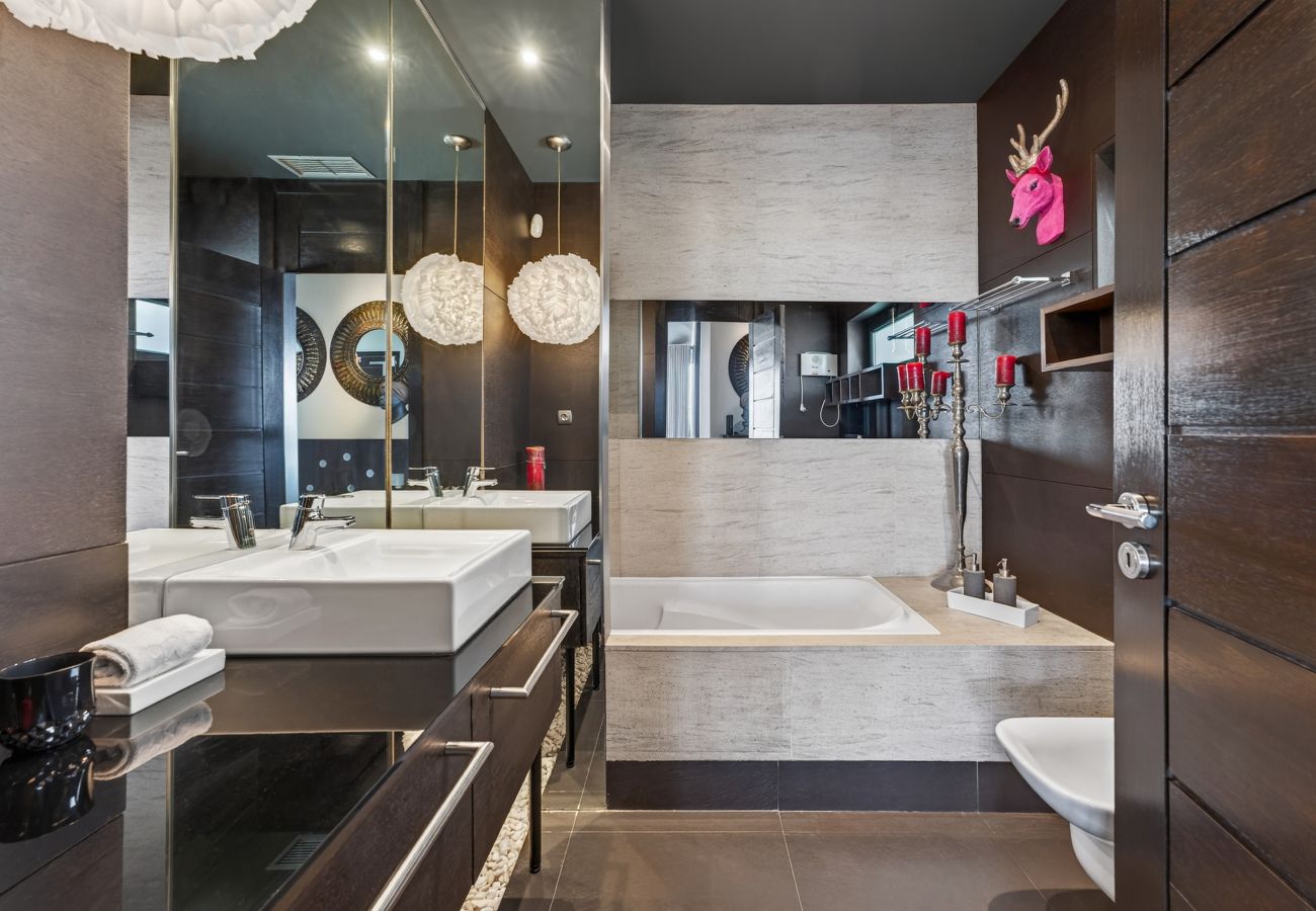 Apartamento en Albufeira - Penthouse Grand Noir | Jacuzzi Externo | Cerca de Oura