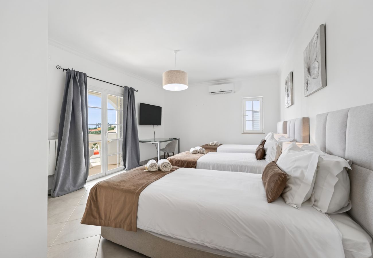 Villa en Albufeira - Villa Feliz | 4 dormitorios | Cerca del puerto deportivo | Albufeira