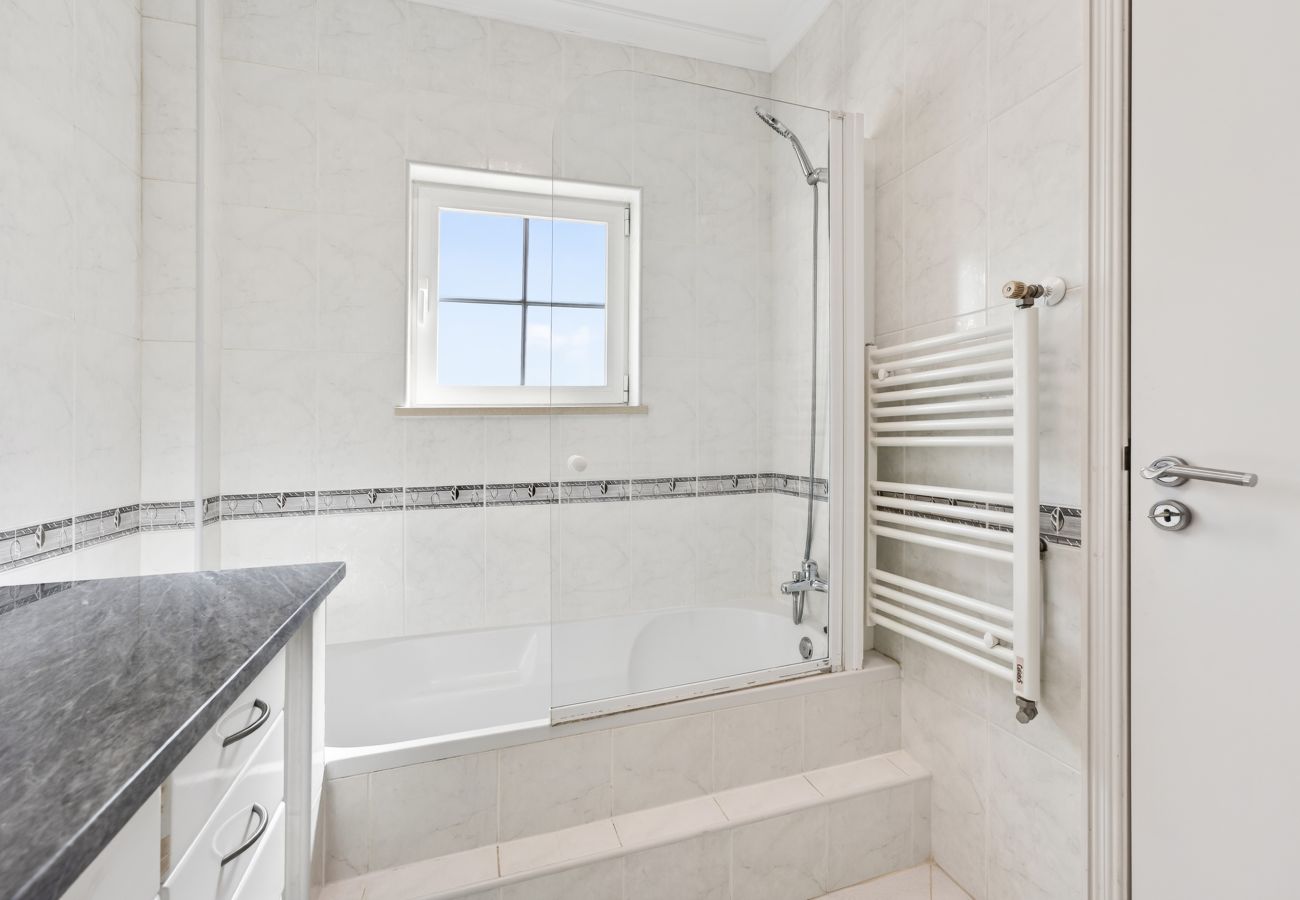 Villa en Albufeira - Villa Feliz | 4 dormitorios | Cerca del puerto deportivo | Albufeira