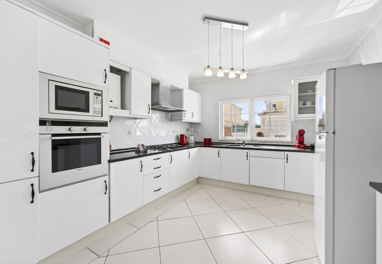 Villa en Albufeira - Villa Feliz | 4 dormitorios | Cerca del puerto deportivo | Albufeira