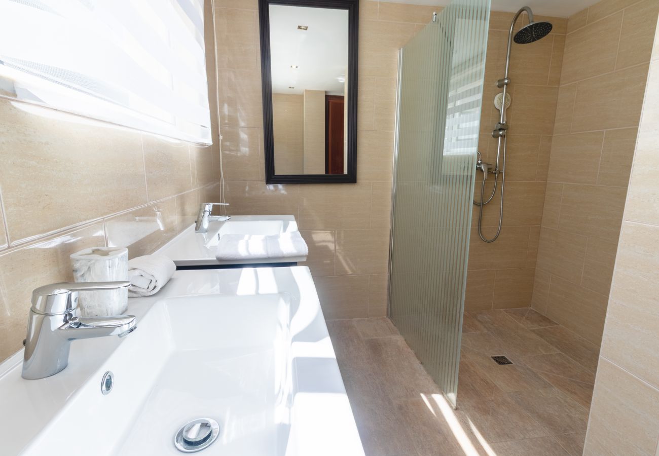 Villa en Carvoeiro - Villa Ursa | 6 habitaciones | Jacuzzi | Benagil