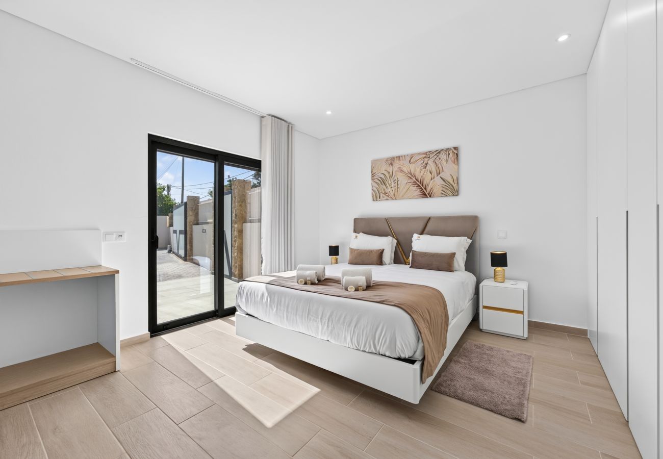 Villa en Boliqueime - Villa Citrus | 4 habitaciones | Nueva | Piscina privada
