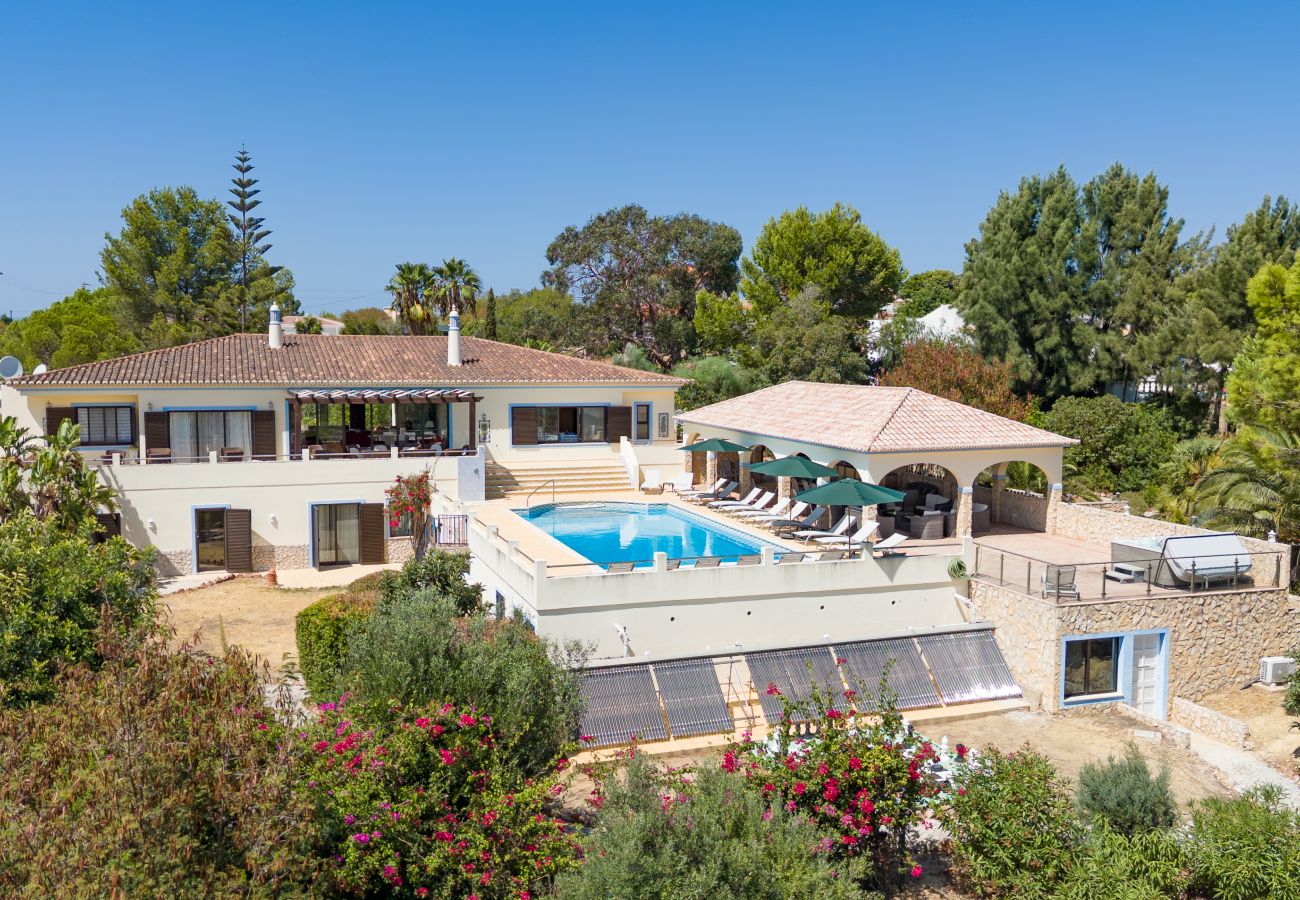 Villa en Lagoa - Quinta dos Loendros |  9 dormitorios | Carvoeiro | Jacuzzi