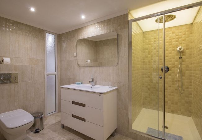 Villa à Vilamoura - Villa Hera | 6 Chambres | Jacuzzi Extérieur et Plus | Vilamoura Villa à Vilamoura - Villa Hera | 6 Chambres | Jacuzzi Extérieur et Plus | Vilamoura