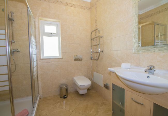Villa à Vilamoura - Villa Hera | 6 Chambres | Jacuzzi Extérieur et Plus | Vilamoura Villa à Vilamoura - Villa Hera | 6 Chambres | Jacuzzi Extérieur et Plus | Vilamoura