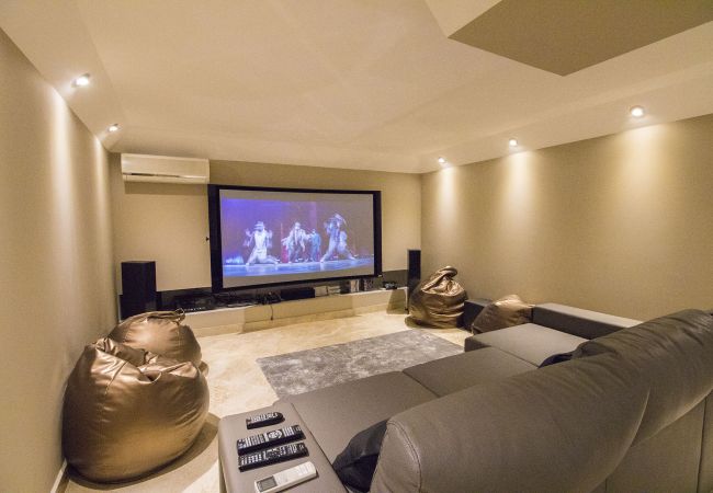 Villa à Vilamoura - Villa Hera | 6 Chambres | Jacuzzi Extérieur et Plus | Vilamoura Villa à Vilamoura - Villa Hera | 6 Chambres | Jacuzzi Extérieur et Plus | Vilamoura