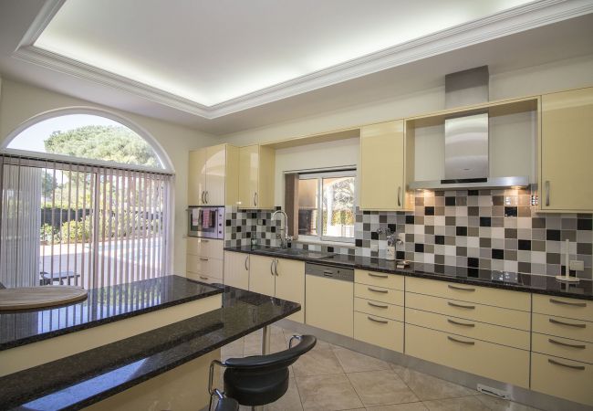 Villa à Vilamoura - Villa Hera | 6 Chambres | Jacuzzi Extérieur et Plus | Vilamoura Villa à Vilamoura - Villa Hera | 6 Chambres | Jacuzzi Extérieur et Plus | Vilamoura