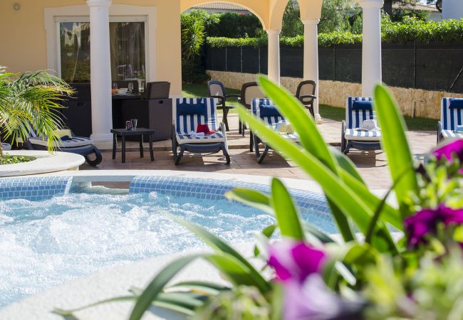 Villa à Vilamoura - Villa Hera | 6 Chambres | Jacuzzi Extérieur et Plus | Vilamoura Villa à Vilamoura - Villa Hera | 6 Chambres | Jacuzzi Extérieur et Plus | Vilamoura