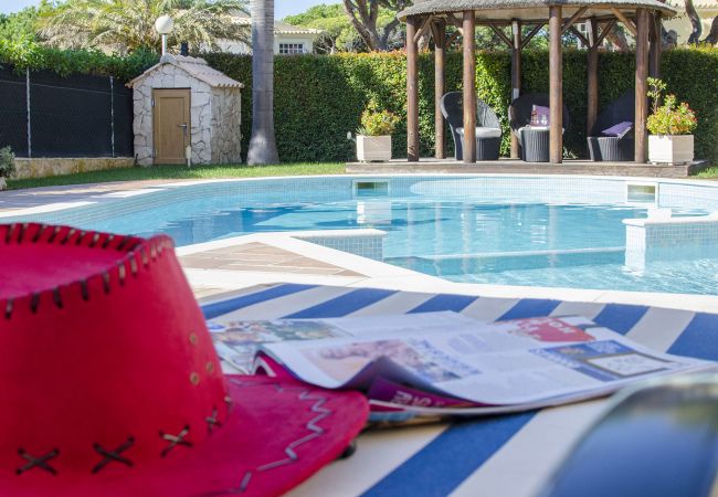 Villa à Vilamoura - Villa Hera | 6 Chambres | Jacuzzi Extérieur et Plus | Vilamoura Villa à Vilamoura - Villa Hera | 6 Chambres | Jacuzzi Extérieur et Plus | Vilamoura
