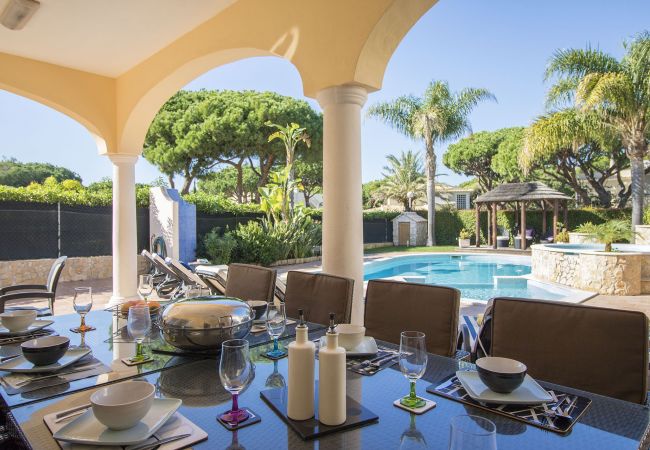 Villa à Vilamoura - Villa Hera | 6 Chambres | Jacuzzi Extérieur et Plus | Vilamoura Villa à Vilamoura - Villa Hera | 6 Chambres | Jacuzzi Extérieur et Plus | Vilamoura